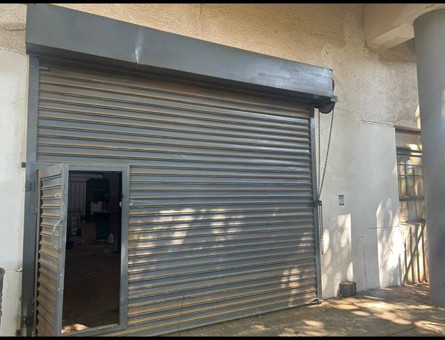 200M² WAREHOUSE TO LET IN INDUSTRIA WEST
